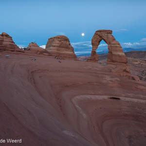 2014-07-11 - De maan boven Delicate Arch<br/>Arches National Park - Moab - Verenigde Staten<br/>Canon EOS 5D Mark III - 24 mm - f/8.0, 2.5 sec, ISO 100
