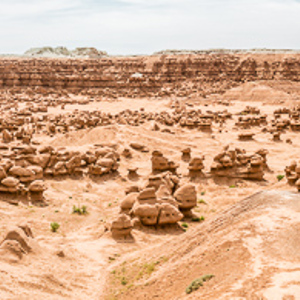 2014-07-14 - Panorama van het Goblin State Park<br/>Goblin Valley State Park - Hanksville - Verenigde Staten<br/>Canon EOS 5D Mark III - 46 mm - f/11.0, 1/125 sec, ISO 200