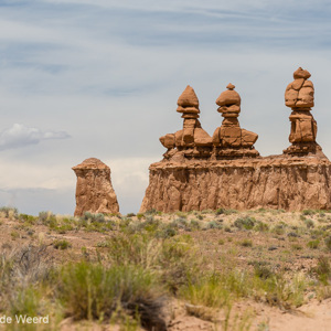 2014-07-14 - De drie goblins<br/>Goblin Valley State Park - Hanksville - Verenigde Staten<br/>Canon EOS 5D Mark III - 100 mm - f/8.0, 1/500 sec, ISO 200