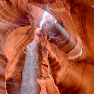 2014-07-19 - Zonneharpen in de Antelope Canyon<br/>Antelope Canyon (Upper) - Page - Verenigde Staten<br/>Canon EOS 5D Mark III - 16 mm - f/8.0, , ISO 200