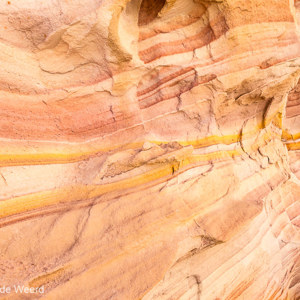 2014-07-20 - Kleurige lijnen in de rots<br/>Valley of Fire State Park - Overton<br/>Canon EOS 5D Mark III - 24 mm - f/11.0, 1/40 sec, ISO 200