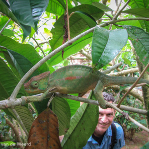 2013-07-24 - Kameleon en Wouter<br/>Madagascar Exotic - Marozevo - Madagaskar<br/>Canon PowerShot SX1 IS - 5 mm - f/3.5, 1/60 sec, ISO 125