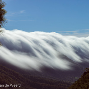 2022-11-10 - Met lange sluitertijd wordt de beweging van de wolken zichtbaar<br/>La Cumbrieta - La Palma - Canarische eilanden - Spanje<br/>Canon EOS R5 - 105 mm - f/8.0, 30 sec, ISO 100