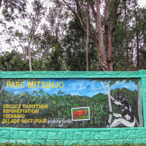 2013-07-27 - Ingang van het Parc Mitsinjo<br/>Mitsinjo Reserve - Andasibe - Madagaskar<br/>Canon PowerShot SX1 IS - 5.3 mm - f/3.2, 1/60 sec, ISO 80