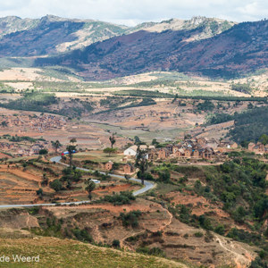 2013-07-30 - Mooi landschap onderweg<br/>Onderweg - Ambositra - Ranomafana - Madagaskar<br/>Canon EOS 7D - 70 mm - f/8.0, 1/80 sec, ISO 200