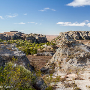 2013-08-02 - Achter de bergen weer gewoon vlak land<br/>Isalo NP - Ranohira - Madagaskar<br/>Canon EOS 7D - 24 mm - f/8.0, 0.01 sec, ISO 200