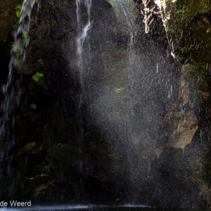 2013-08-02 - Waterdamp van de waterval<br/>Isalo NP - Ranohira - Madagaskar<br/>Canon EOS 7D - 35 mm - f/5.6, 1/40 sec, ISO 800