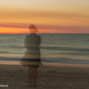 2013-08-05 - Een creatief fotomoment bij zonsondergang<br/>Strand - Morondava - Madagaskar<br/>Canon EOS 7D - 28 mm - f/16.0, 1 sec, ISO 100