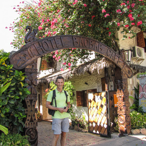 2013-08-06 - Klaar voor vertrek naar het strand<br/>Baobab Cafe Hotel - Morondava - Madagaskar<br/>Canon PowerShot SX1 IS - 5 mm - f/4.0, 0.01 sec, ISO 80