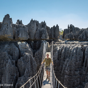 2013-08-08 - Wouter op de hangbrug over een 80 meter diepe kloof<br/>Tsingy de Bemaraha NP - Bekopaka - Madagaskar<br/>Canon EOS 7D - 24 mm - f/8.0, 1/80 sec, ISO 200