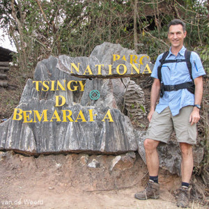 2013-08-10 - Start van onze wandeling<br/>Tsingy de Bemaraha NP - Bekopaka - Madagaskar<br/>Canon PowerShot SX1 IS - 9.6 mm - f/3.5, 0.01 sec, ISO 200