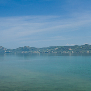2012-05-07 - Westkant van de baai<br/>Onderweg - Griekenland<br/>Canon EOS 7D - 35 mm - f/11.0, 1/125 sec, ISO 200
