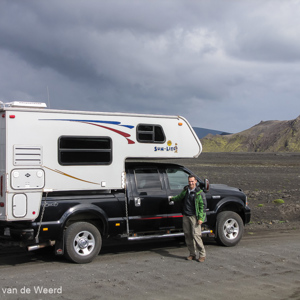 2012-07-20 - Onze 4x4 camper op de kale vlakte<br/>Fjallabaksleid Nydri - Landmannalaugar - IJsland<br/>Canon PowerShot SX1 IS - 10.4 mm - f/4.0, 1/640 sec, ISO 80