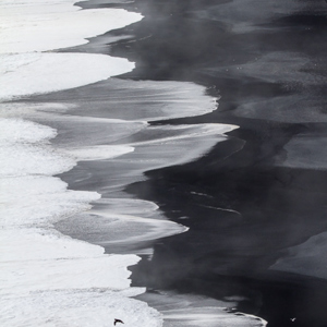 2012-07-23 - Vele tinten grijs, zwart en wit<br/>Dyrholaey - Vik - IJsland<br/>Canon EOS 7D - 135 mm - f/8.0, 1/1000 sec, ISO 400