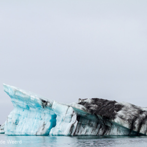 2012-07-26 - IJsschotsen met bijzarre vornem en kleuren<br/>IJsmeer - Jökulsárlón - IJsland<br/>Canon EOS 7D - 100 mm - f/8.0, 1/640 sec, ISO 400