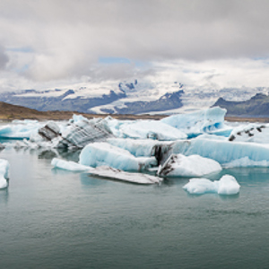 2012-07-26 - Panorama van gletsjer en ijsmeer<br/>IJsmeer - Jökulsárlón - IJsland<br/>Canon EOS 7D - 24 mm - f/8.0, 1/160 sec, ISO 100