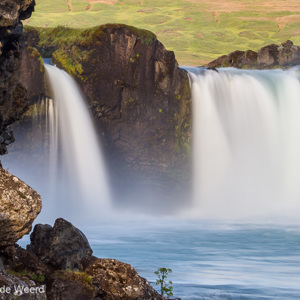 2012-07-31 - Na zonsopkomst<br/>Godafoss - IJsland<br/>Canon EOS 7D - 100 mm - f/16.0, 1.3 sec, ISO 100
