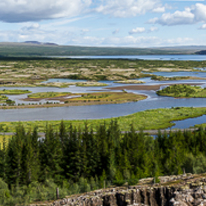 2012-08-01 - Panorama van het landschap<br/>Thingvellir - IJsland<br/>Canon EOS 7D - 24 mm - f/8.0, 1/400 sec, ISO 200