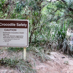2011-07-16 - Het blijft oppassen voor krokodillen<br/>Windjana Gorge - Windjana Gorge National Park - Australië<br/>Canon PowerShot SX1 IS - 6.4 mm - f/3.2, 0.4 sec, ISO 80