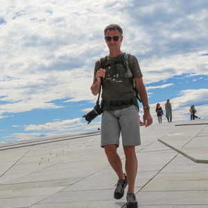 2022-07-11 - Wouter op het dak van de opera<br/><br/>Canon PowerShot SX70 HS - 8.5 mm - f/8.0, 1/1250 sec, ISO 100