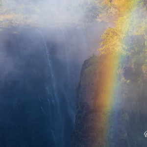 2024-04-25 - Regenboog in de spray van de waterval<br/>Victoria Falls - Victoria Falls - Zimbabwe<br/>Canon EOS R5 - 105 mm - f/11.0, 0.01 sec, ISO 400