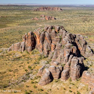 2011-07-20 - Uniek landschap, de Bungle Bungles van boven gezien<br/>In helicopter boven de rotsen - Pernululu National Park (Bungle  - Australië<br/>Canon EOS 7D - 32 mm - f/5.0, 1/800 sec, ISO 200