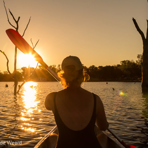 2011-07-22 - Een heerlijk kanotocht bij zonsondergang<br/>Kimberley Holiday Park - Kununurra - Australië<br/>Canon EOS 7D - 24 mm - f/8.0, 1/200 sec, ISO 200