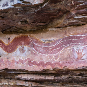 2011-07-23 - Aboriginal rotskunst: de slang is er belangrijk<br/>Jinimum walk - Keep River National Park - Australië<br/>Canon EOS 7D - 32 mm - f/5.6, 1/13 sec, ISO 400