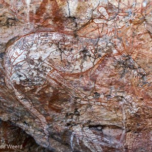 2011-08-02 - Aboriginal rotskunst: - een kangaroe<br/>Anbangbang Rockshelter - Kakadu National Park - Australië<br/>Canon EOS 7D - 32 mm - f/4.0, 1/60 sec, ISO 400