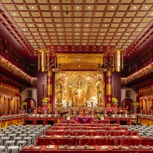 2018-11-18 - Alles staat klaar voor één of ander feest of ritueel<br/>Buddha Tooth Relic Temple and mu - Singapore - Singapore<br/>Canon EOS 5D Mark III - 24 mm - f/8.0, 1/6 sec, ISO 1600