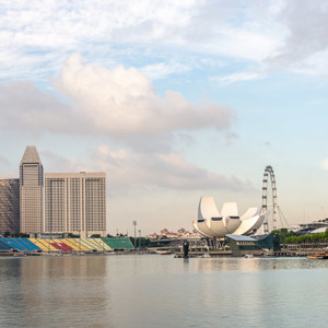 2018-11-18 - Panorama van de Marina Bay<br/>Marina Bay - Singapore - Singapore<br/>Canon EOS 5D Mark III - 46 mm - f/8.0, 1/125 sec, ISO 400
