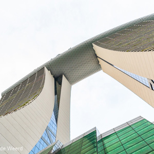 2018-11-18 - Strakke vormen<br/>Marina Bay Sands hotel - Singapore - Singapore<br/>Canon EOS 5D Mark III - 24 mm - f/5.6, 1/160 sec, ISO 800