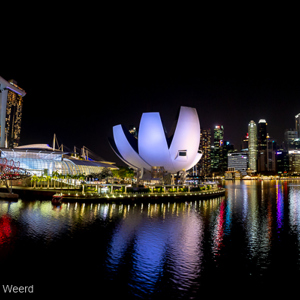 2018-11-18 - Uitzicht op de Marina Bay bayfront in de avond<br/>Marina Bay - Singapore - Singapore<br/>Canon EOS 5D Mark III - 16 mm - f/4.0, 1/6 sec, ISO 1600