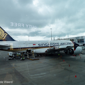 2018-11-20 - We zitten boven in de dubbeldeks Airbus A380-800<br/>Changi Airport - Singapore - Singapore<br/>Canon EOS 5D Mark III - 24 mm - f/8.0, 0.01 sec, ISO 200