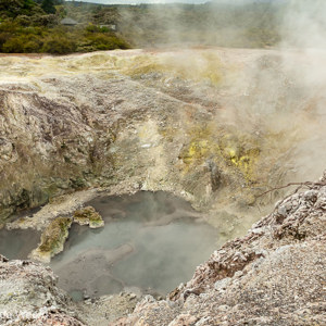 2018-11-27 - Stomende kraters<br/>Wai-O-Tapu - Rotorua - Nieuw-Zeeland<br/>Canon EOS 5D Mark III - 24 mm - f/8.0, 1/160 sec, ISO 200
