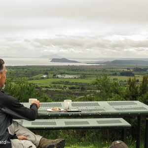 2018-11-27 - Koffie met uitzicht<br/>Onderweg - Lake Taupo - Nieuw-Zeeland<br/>Canon PowerShot SX60 HS - 6.9 mm - f/4.0, 1/500 sec, ISO 100