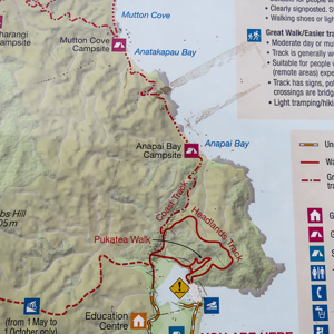 2018-12-02 - Kaartje van de wandelingen in Abel Tasman<br/>Camping - Totaranui (Abel Tasman NP) - Nieuw-Zeeland<br/>Canon PowerShot SX60 HS - 3.8 mm - f/4.0, 1/500 sec, ISO 100
