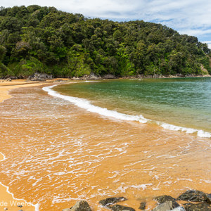 2018-12-02 - Goudgele stranden en groene zee<br/>Camping - Totaranui (Abel Tasman NP) - Nieuw-Zeeland<br/>Canon EOS 5D Mark III - 24 mm - f/11.0, 1/80 sec, ISO 200