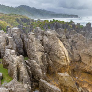 2018-12-05 - Landschap vol met pancake rocks<br/>Pancake Rocks - Punakaiki - Nieuw-Zeeland<br/>Canon EOS 5D Mark III - 24 mm - f/8.0, 0.05 sec, ISO 200