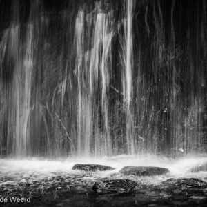 2018-12-05 - Waterval, water valt<br/>Glacier Valley Walk - Franz Josef Glacier - Nieuw-Zeeland<br/>Canon EOS 5D Mark III - 135 mm - f/16.0, 1/15 sec, ISO 400