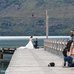 2018-12-07 - Ze waren speciaal uit China gekomen voor het aanzoek op deze ple<br/>Glenorchy Warf - Glenorchy - Nieuw-Zeeland<br/>Canon PowerShot SX60 HS - 16.1 mm - f/5.0, 1/60 sec, ISO 200