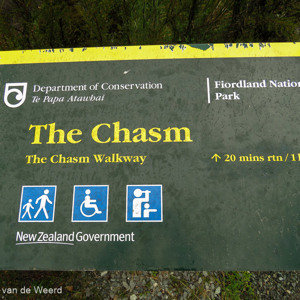 2018-12-09 - Na de tunnel een korte wandeling<br/>The Chasm - Te Anau - Milford Sound - Nieuw-Zeeland<br/>Canon PowerShot SX60 HS - 3.8 mm - f/4.0, 1/125 sec, ISO 100