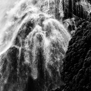 2018-12-10 - Water valt - waterval<br/>Milford Sound fjord - Milford Sound - Nieuw-Zeeland<br/>Canon EOS 7D Mark II - 400 mm - f/8.0, 1/200 sec, ISO 200