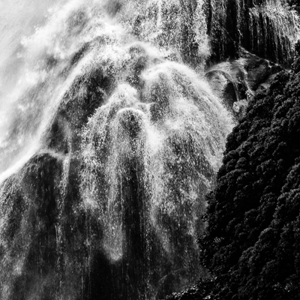 2018-12-10 - Water valt - waterval<br/>Milford Sound fjord - Milford Sound - Nieuw-Zeeland<br/>Canon EOS 7D Mark II - 400 mm - f/8.0, 1/200 sec, ISO 200