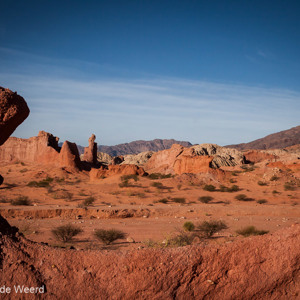 2010-07-06 - Rode rotsen in de late namiddag zon<br/>Quebrada de Cafayate - Cafayate - Argentinië<br/>Canon EOS 50D - 24 mm - f/14.0, 1/160 sec, ISO 200