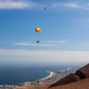 2010-07-17 - ...met uitzicht over de stad<br/>Iquique - Chili<br/>Canon EOS 50D - 28 mm - f/8.0, 1/640 sec, ISO 200