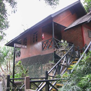 2009-08-16 - Dit was onze chalet<br/>Sepilok Nature Resort - Sandakan - Maleisië (Borneo)<br/>Canon PowerShot SX1 IS - 5 mm - f/2.8, 1/60 sec, ISO 200