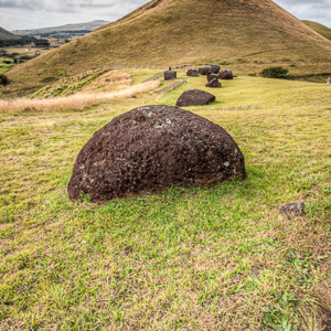 2010-07-27 - Hier komen de moai hoeden vandaan<br/>Puna Pau - Chili - Paaseiland<br/>Canon EOS 50D - 10 mm - f/11.0, 0.02 sec, ISO 200
