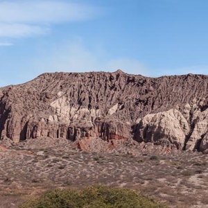 2010-07-06 - Prachtig gekleurde bergen<br/>Quebrada de Cafayate - Cafayate - Argentinië<br/>Canon EOS 50D - 47 mm - f/4.0, 1/640 sec, ISO 100
