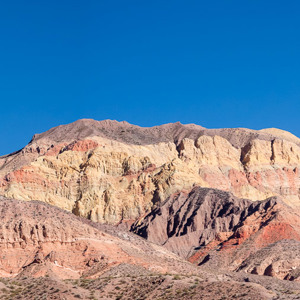 2010-07-09 - Schilderspalet<br/>Quebrada de Humahuaca - Purmamarca - Argentinië<br/>Canon EOS 50D - 85 mm - f/8.0, 1/200 sec, ISO 200